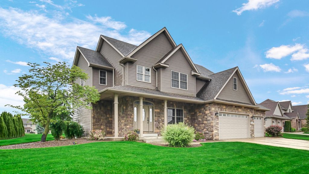 Photo of 9723 Elle Avenue, Saint John, IN 46373 (MLS # 839575)
