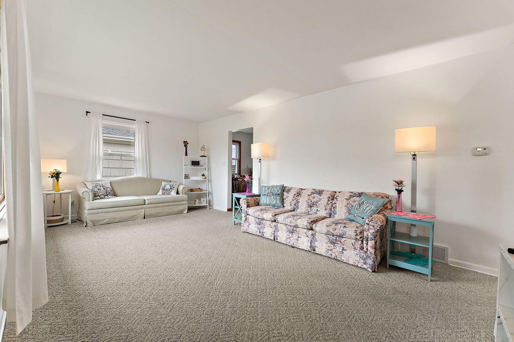 Photo of 217 W 40th Place, Griffith, IN 46319 (MLS # 836980)