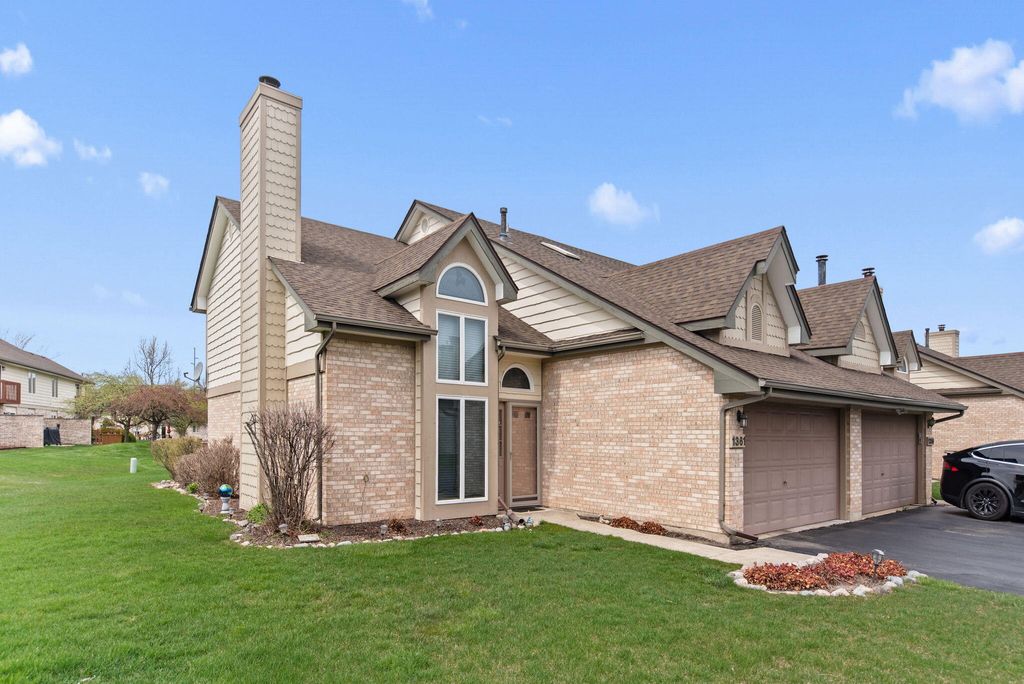 Photo of 1361 W 94th Court, Crown Point, IN 46307 (MLS # 837008)