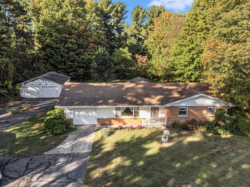 Photo of 383 E 1050 N, Chesterton, IN 46304 (MLS # 829707)