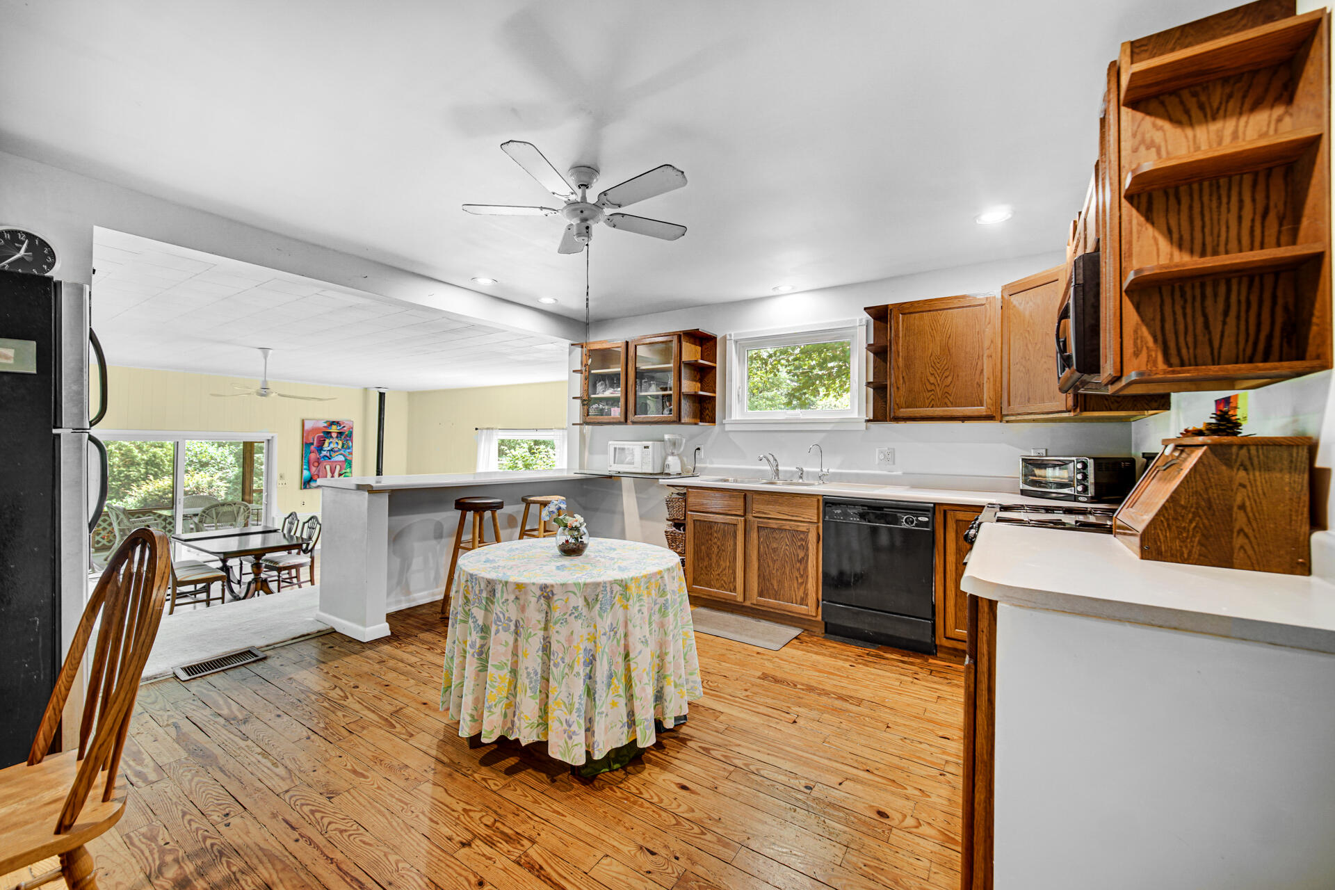 115 S Quigley Avenue