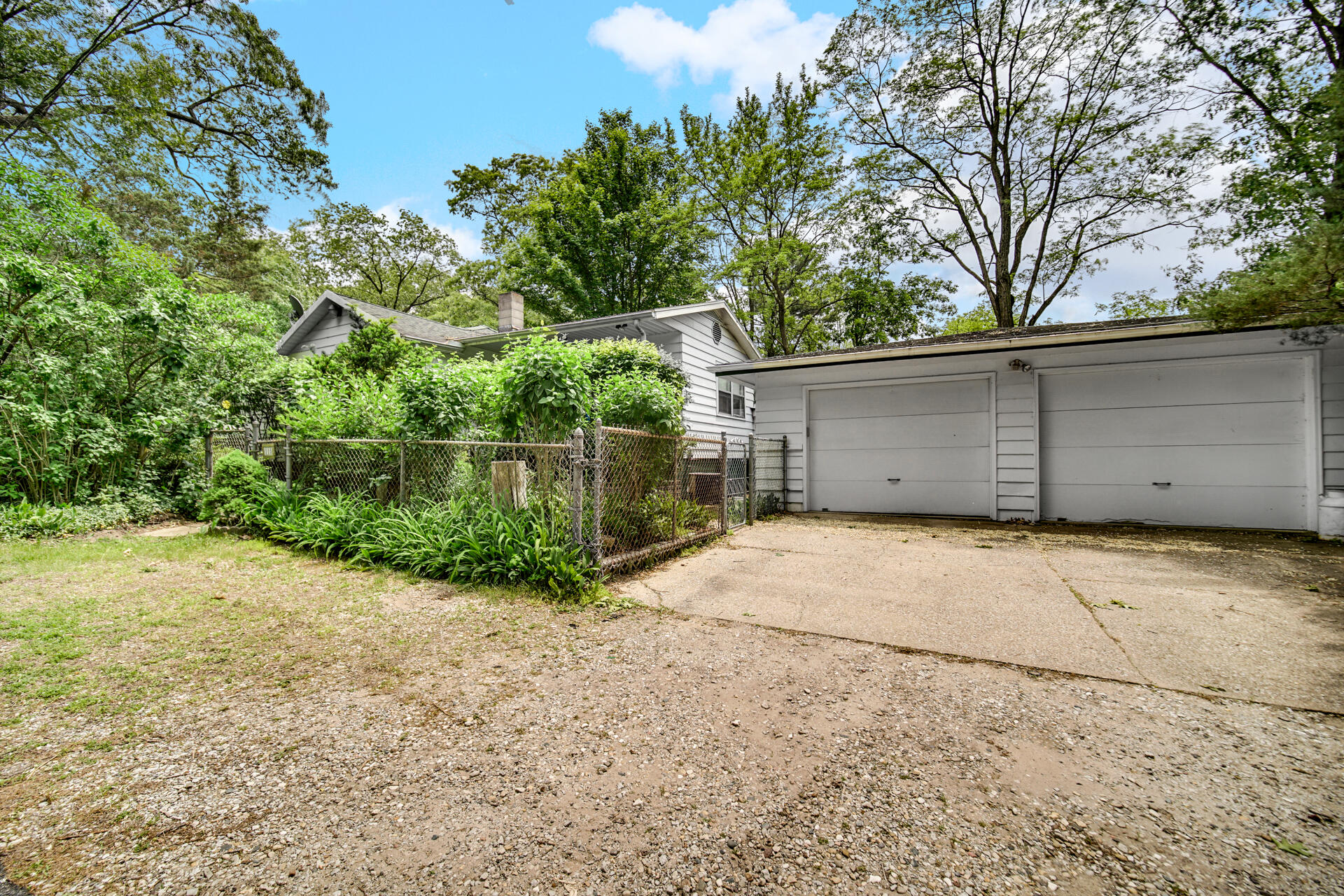 115 S Quigley Avenue