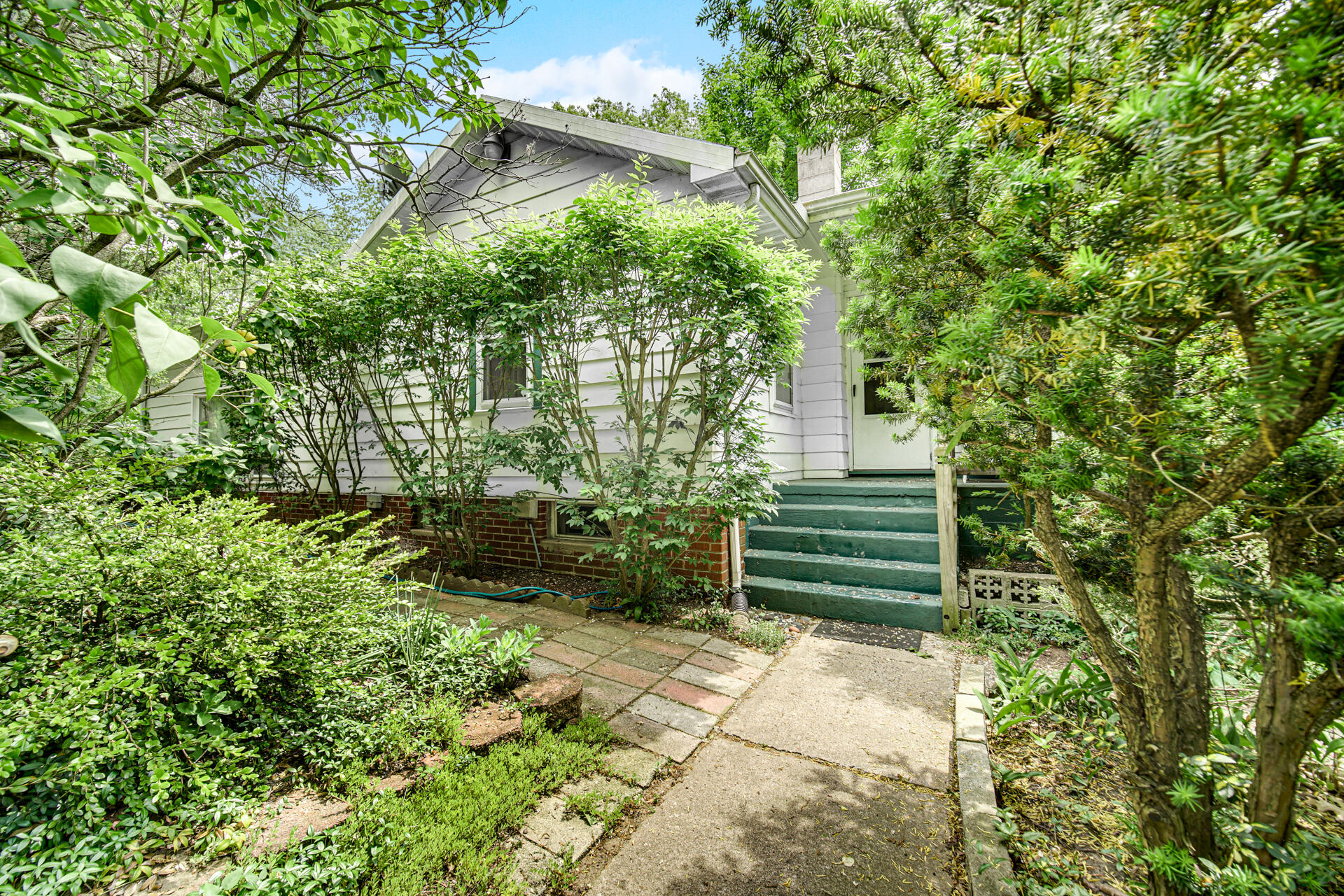 115 S Quigley Avenue