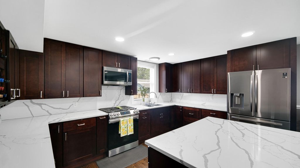 Photo of 321 Holliday Street, Michigan City, IN 46360 (MLS # 832036)