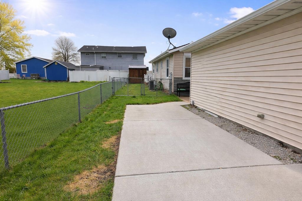 Photo of 5027 E Woodland Drive, Knox, IN 46534 (MLS # 836356)