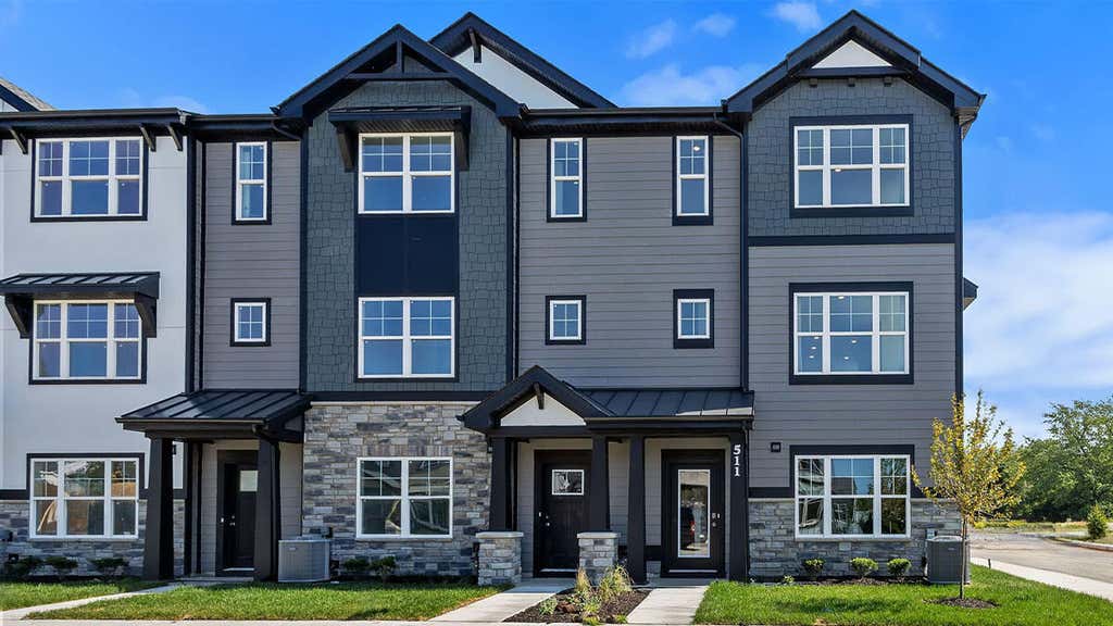 Photo of 571 E 120th Place, Crown Point, IN 46307 (MLS # 844166)