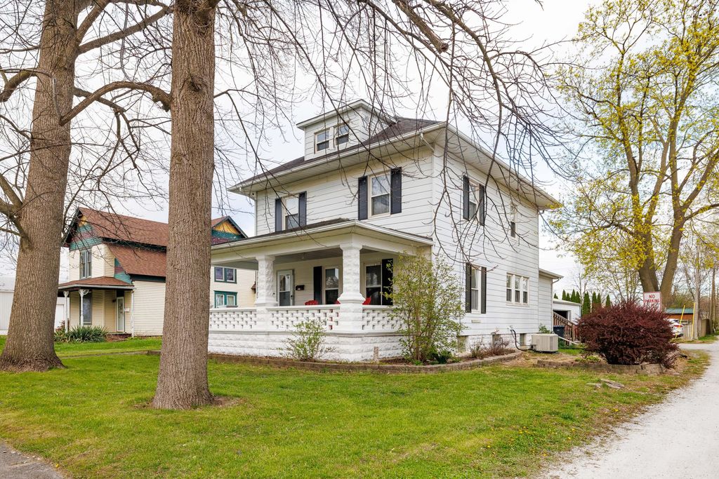 Photo of 521 N Mckinley Avenue, Rensselaer, IN 47978 (MLS # 836964)