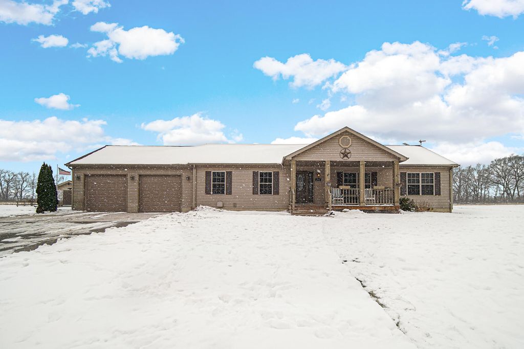 Photo of 4698 S 650 W, La Porte, IN 46350 (MLS # 833715)