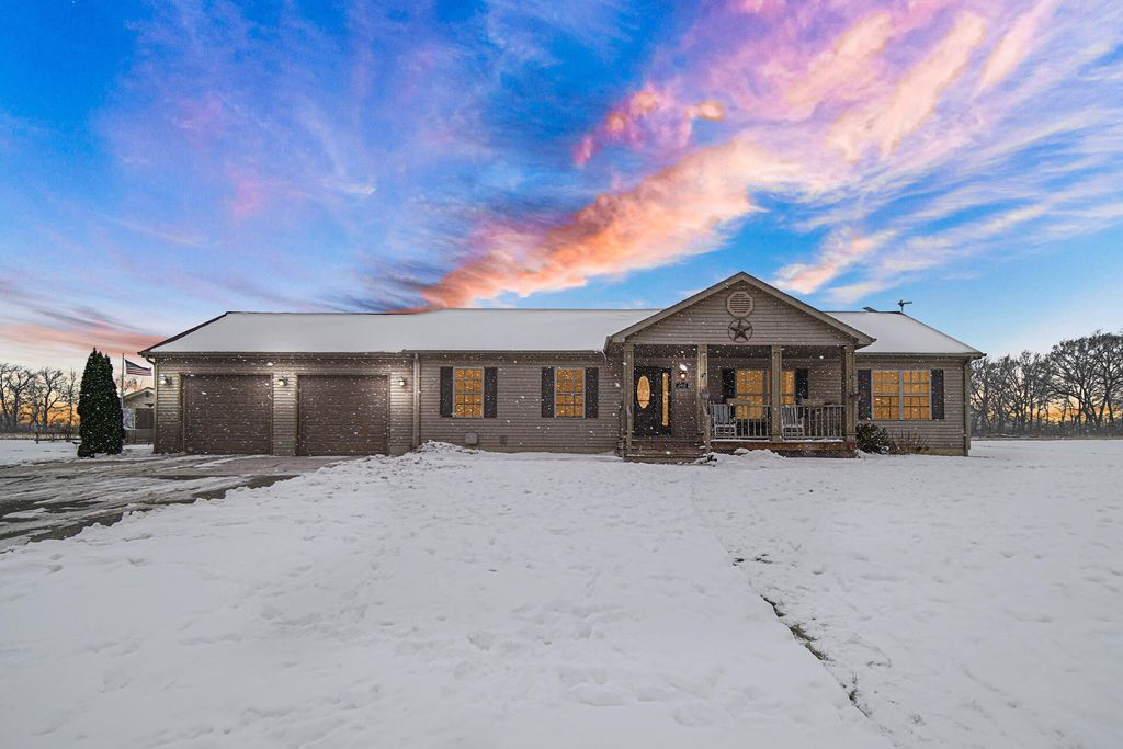 Photo of 4698 S 650 W, La Porte, IN 46350 (MLS # 833715)