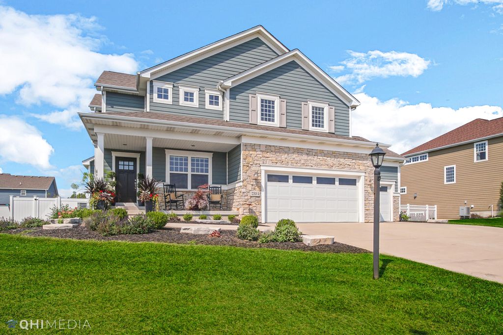 Photo of 2554 Beauty Creek Drive, Valparaiso, IN 46385 (MLS # 835707)