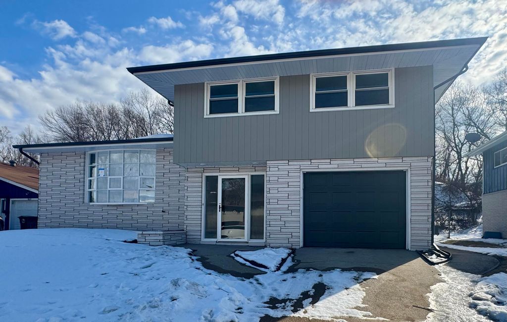 Photo of 8611 Lakewood Avenue, Gary, IN 46403 (MLS # 834142)