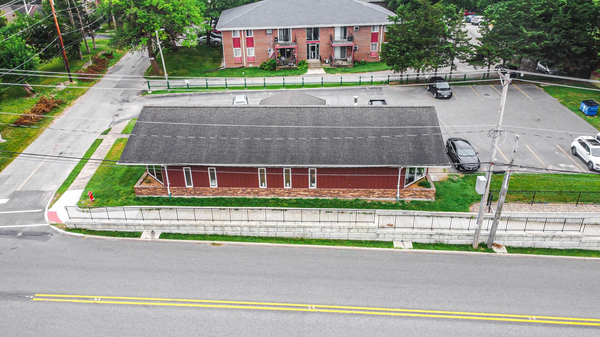 1112-1114 E Commercial Avenue