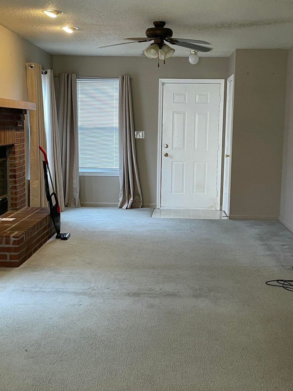 Photo of 278 Broadmoor Bend, Pittsboro, IN 46167 (MLS # 836054)