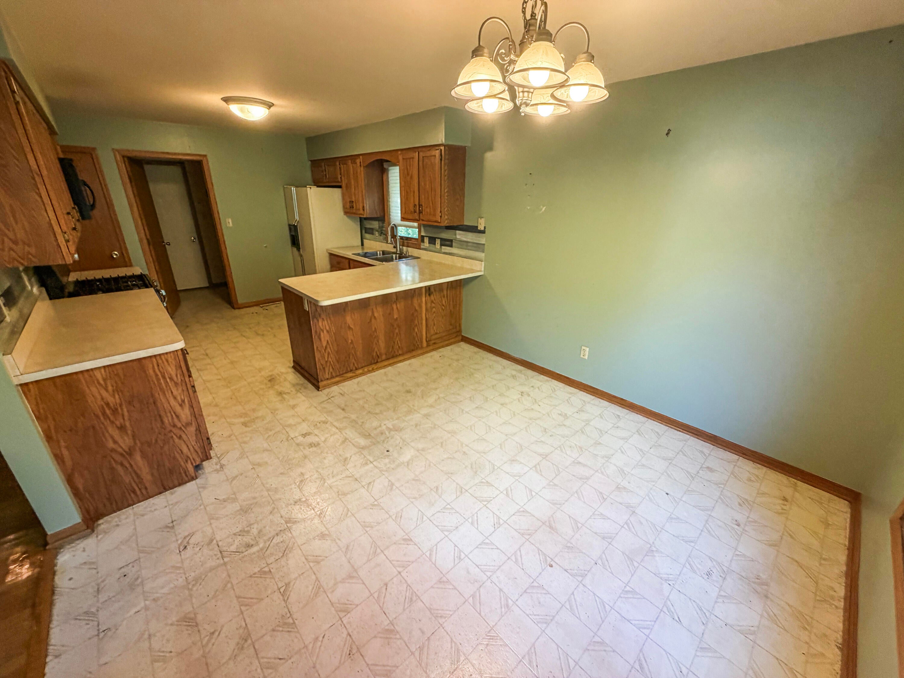 7114 Starling Drive
