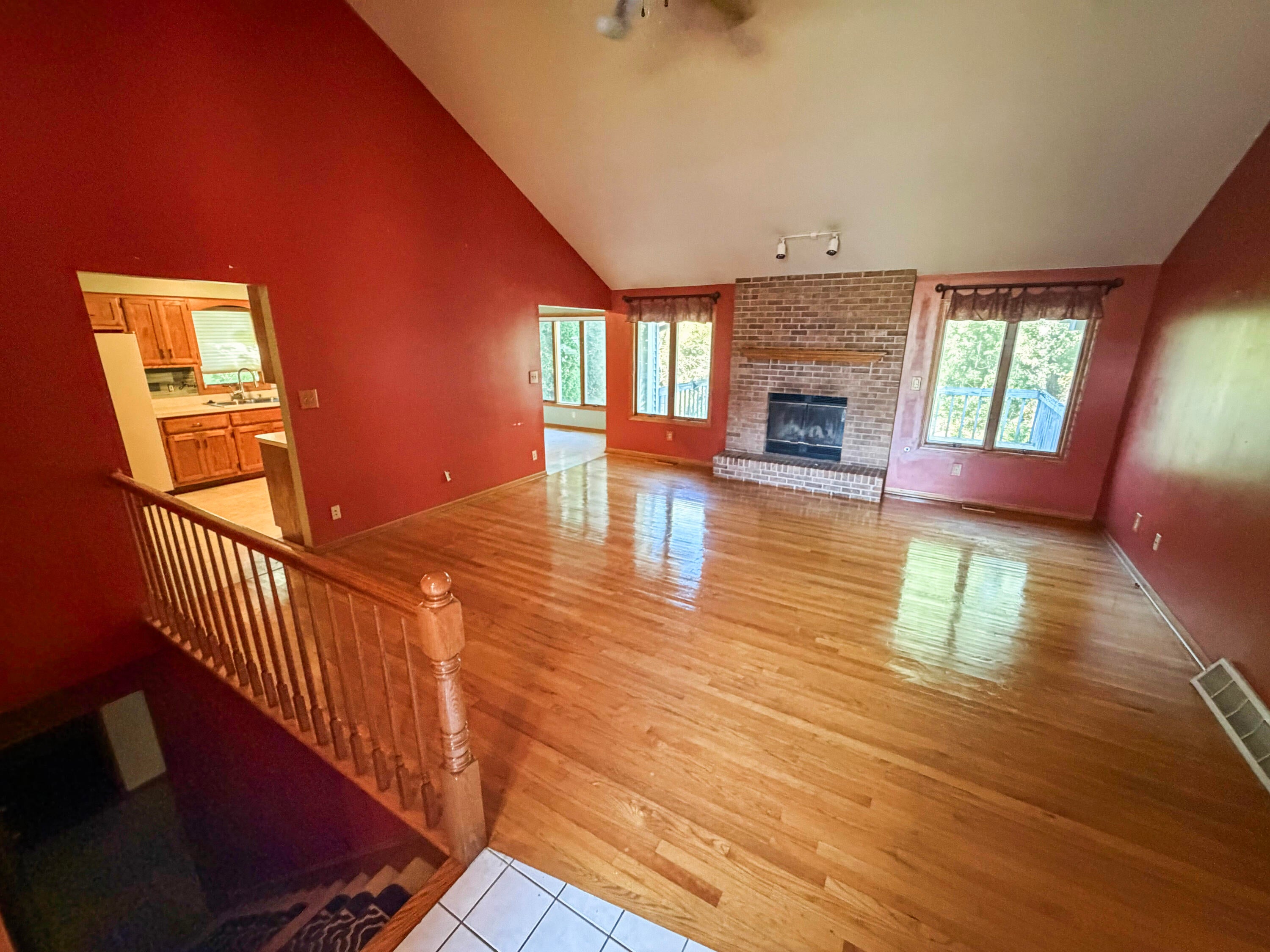 7114 Starling Drive