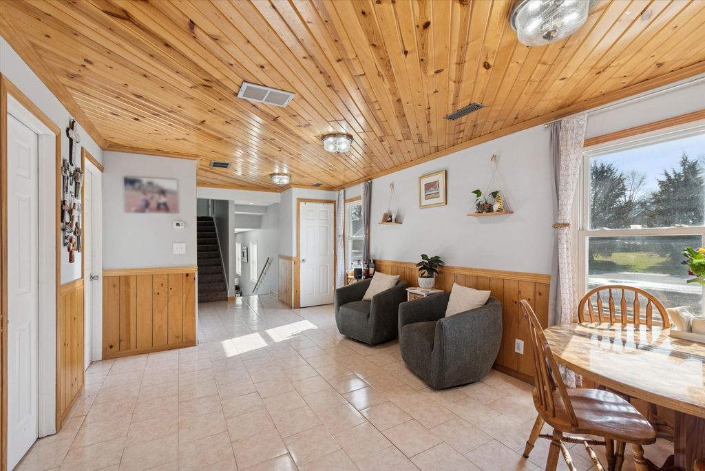 Photo of 127 S 14th Street, Chesterton, IN 46304 (MLS # 834927)