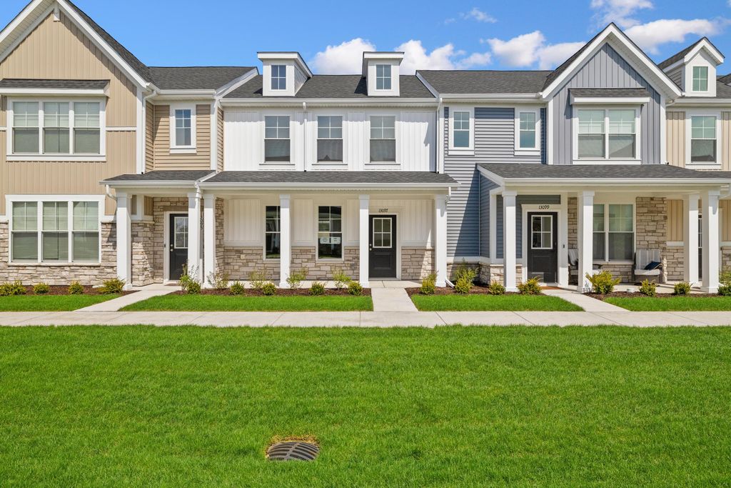 Photo of 13097 Carolina Street, Crown Point, IN 46307 (MLS # 837622)