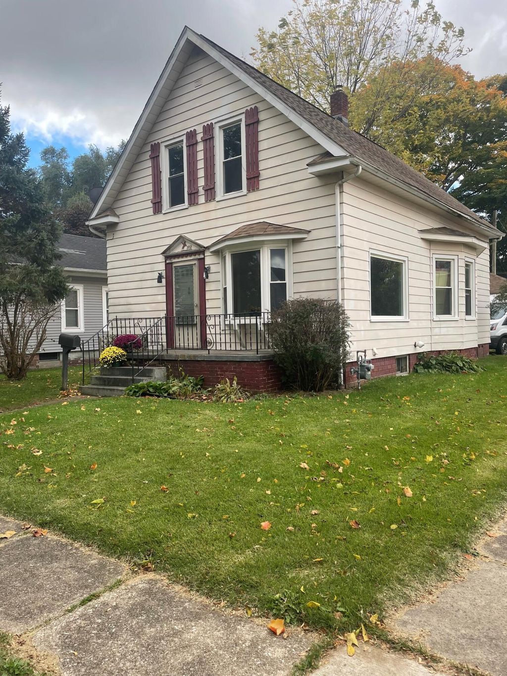 Photo of 302 Bond Street, La Porte, IN 46350 (MLS # 836010)