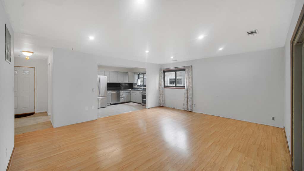 Photo of 1250 N Glenwood Avenue, Griffith, IN 46319 (MLS # 843376)