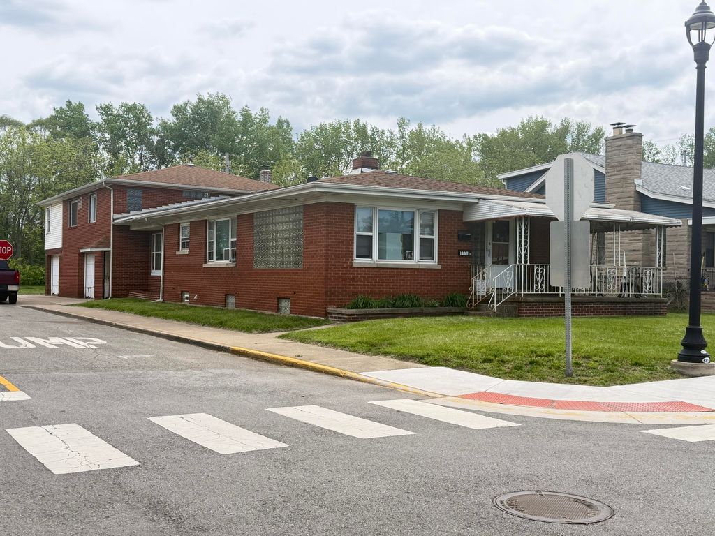 Photo of 1117 Kosciusko Boulevard #2r, East Chicago, IN 46312 (MLS # 839067)