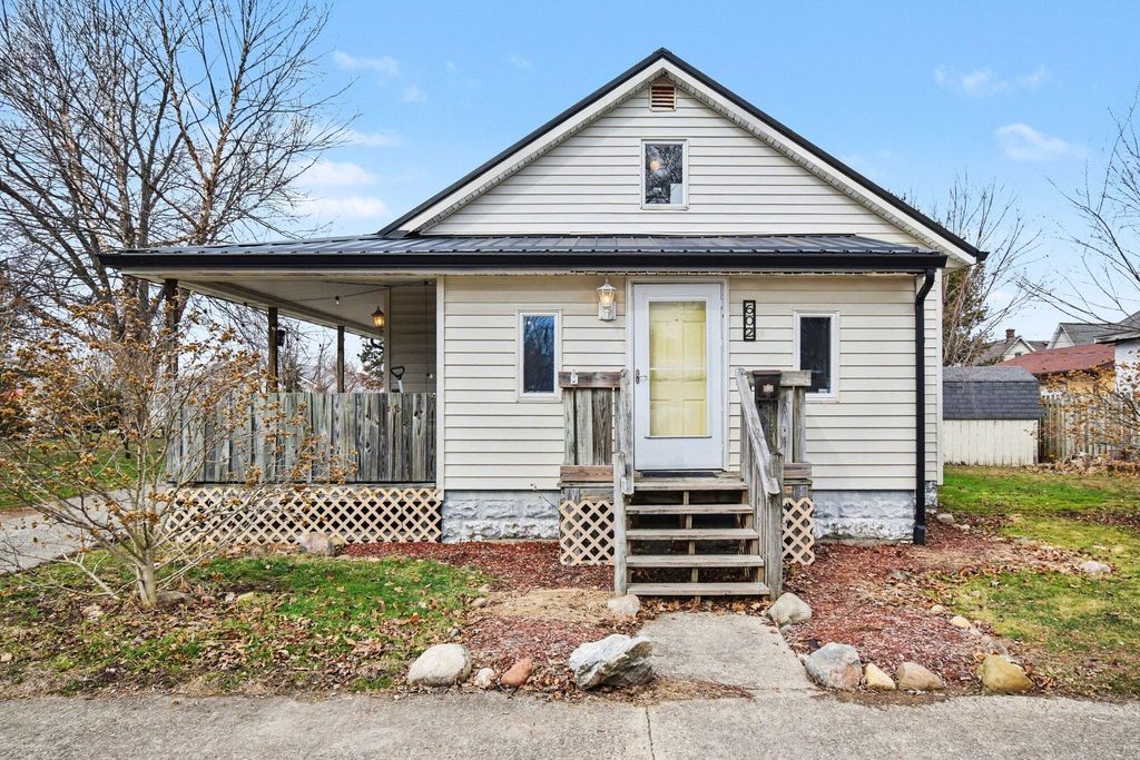 Photo of 602 Illinois Street, Walkerton, IN 46574 (MLS # 834791)