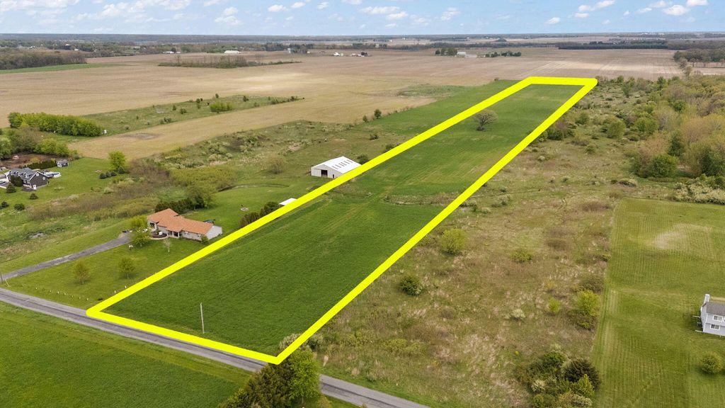 Photo of 311 S 300 W, Valparaiso, IN 46385 (MLS # 838211)