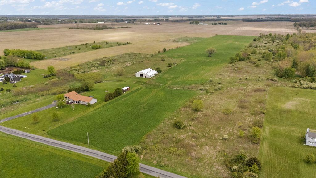 Photo of 311 S 300 W, Valparaiso, IN 46385 (MLS # 838211)
