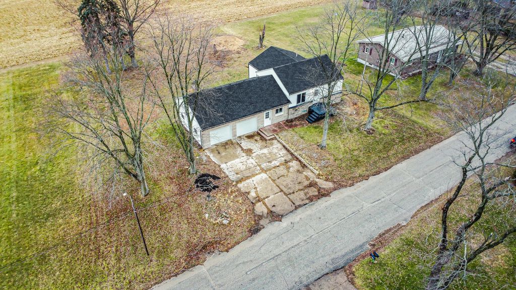 Photo of 901 E 850 S, Hamlet, IN 46532 (MLS # 832210)