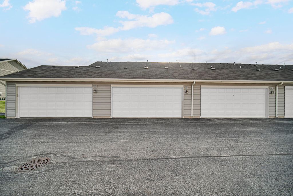 Photo of 11439 Vermont Place, Crown Point, IN 46307 (MLS # 839895)