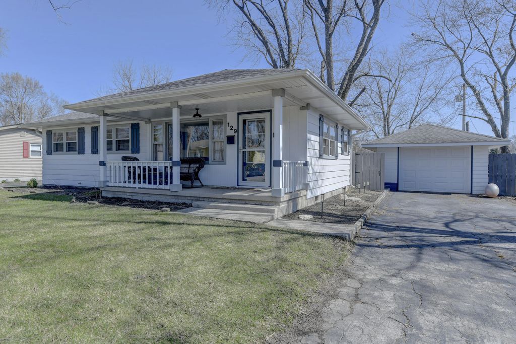 Photo of 129 Pine Street, Lowell, IN 46356 (MLS # 836038)