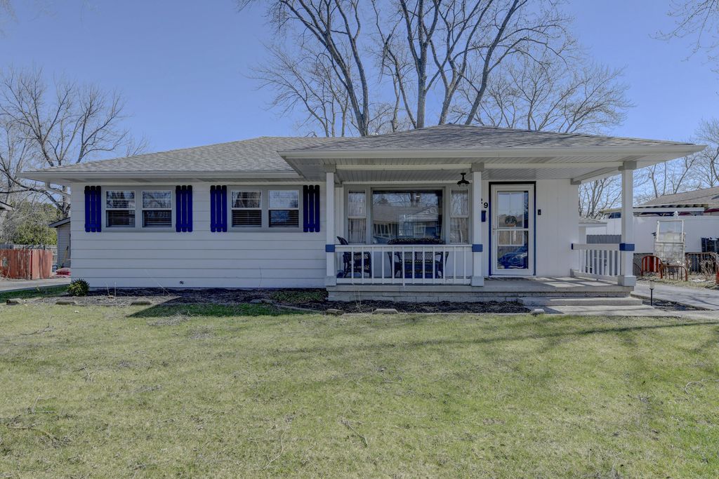 Photo of 129 Pine Street, Lowell, IN 46356 (MLS # 836038)