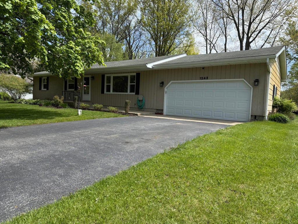 Photo of 1243 Dogwood Drive, Chesterton, IN 46304 (MLS # 837973)