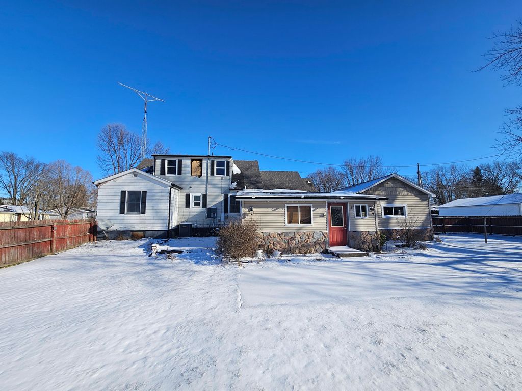 Photo of 408 Hancock Avenue, North Judson, IN 46366 (MLS # 832992)