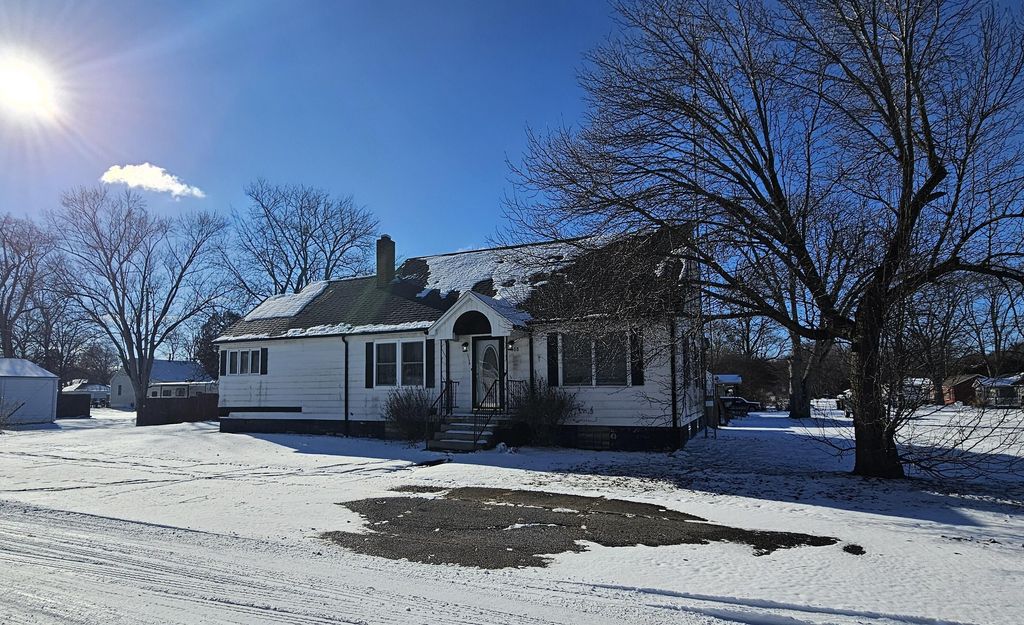 Photo of 408 Hancock Avenue, North Judson, IN 46366 (MLS # 832992)