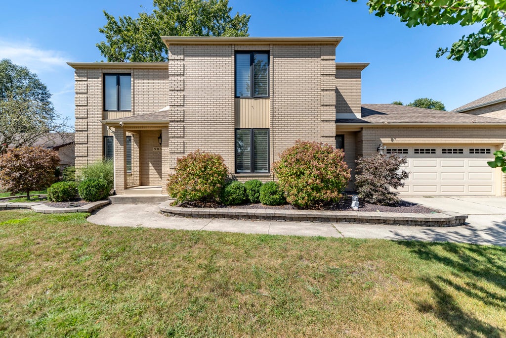 Photo of 9832 Twin Creek Boulevard, Munster, IN 46321 (MLS # 845214)