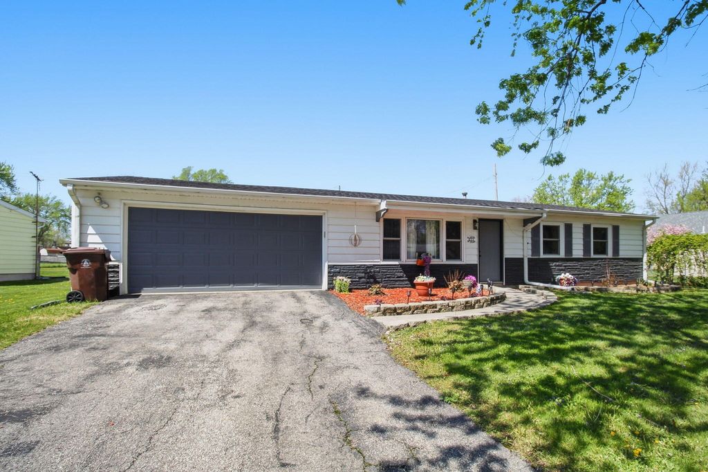 Photo of 411 Portland Road, Valparaiso, IN 46385 (MLS # 837386)