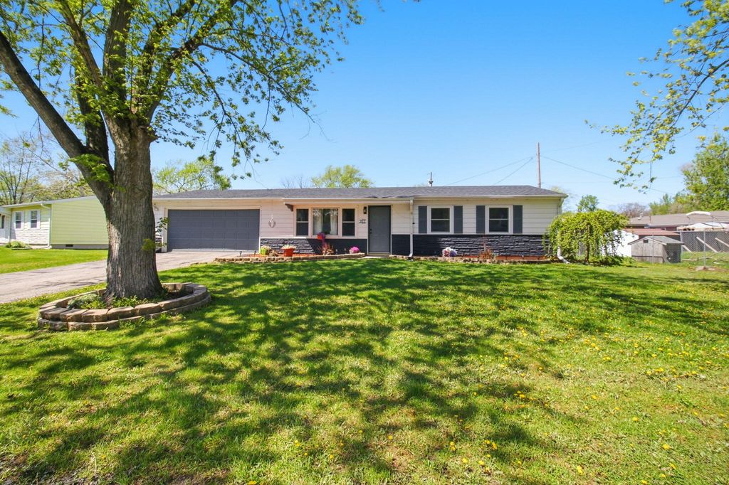 Photo of 411 Portland Road, Valparaiso, IN 46385 (MLS # 837386)