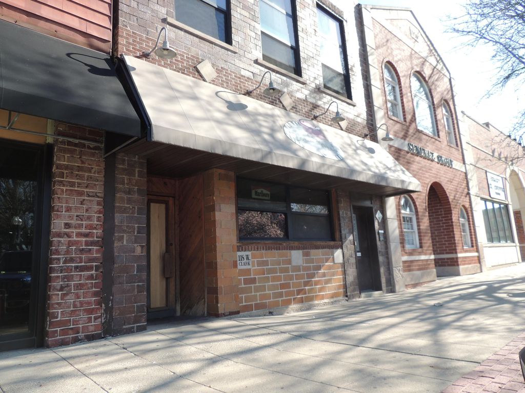 Photo of 118 W Clark Street, Crown Point, IN 46307 (MLS # 820277)