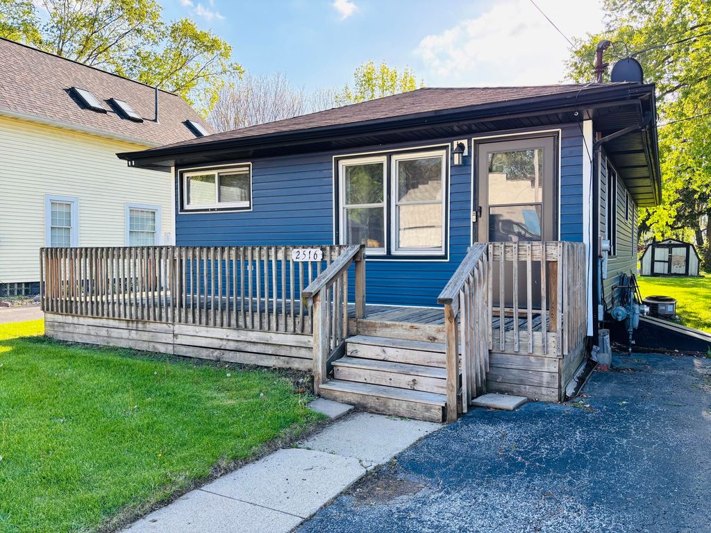 Photo of 2516 Mccool Road, Portage, IN 46368 (MLS # 838136)