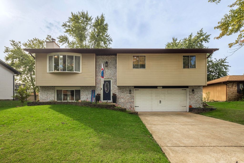 Photo of 6331 Broughton Avenue, Portage, IN 46368 (MLS # 831787)
