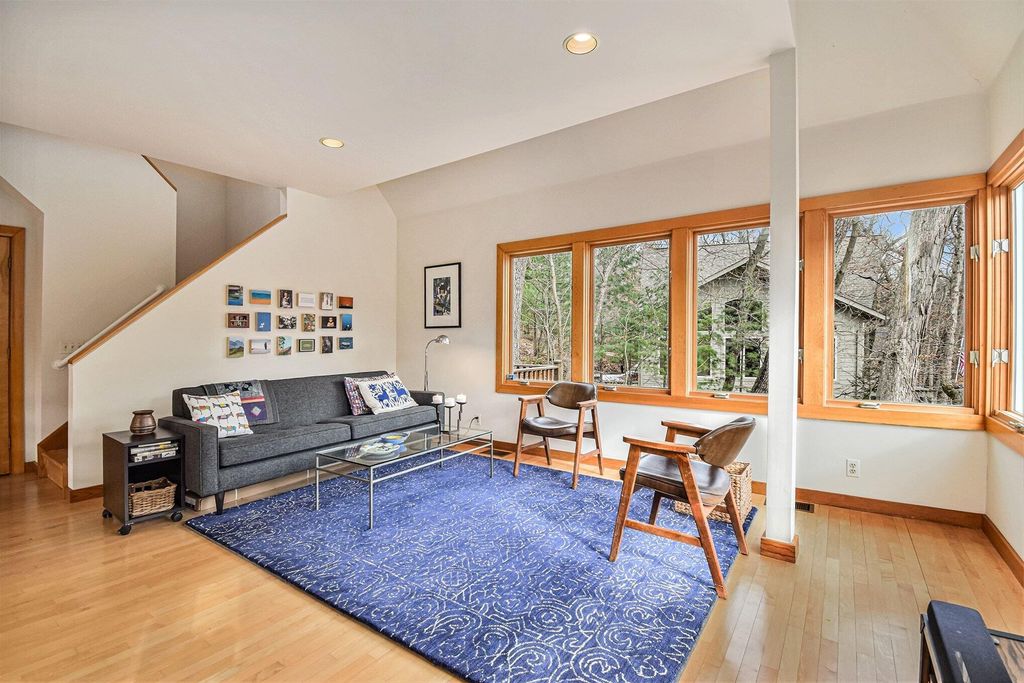 Photo of 120 E Beachview Avenue, Beverly Shores, IN 46301 (MLS # 836345)