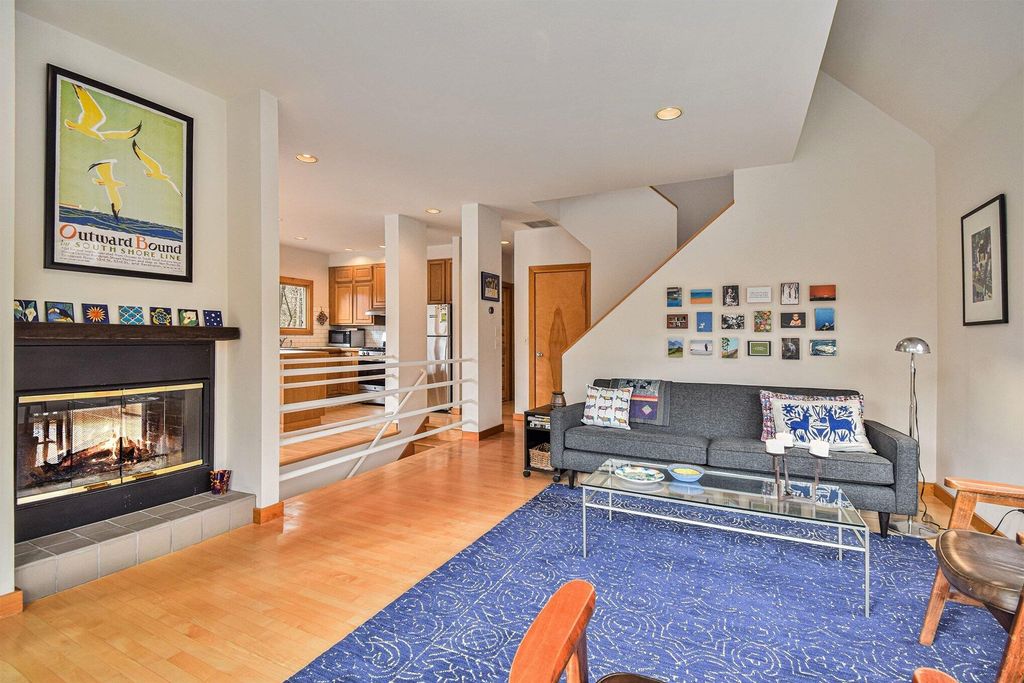 Photo of 120 E Beachview Avenue, Beverly Shores, IN 46301 (MLS # 836345)