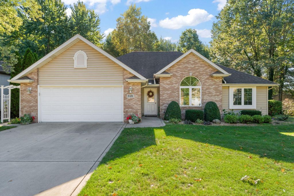 Photo of 3431 Drivers Way, Chesterton, IN 46304 (MLS # 835211)