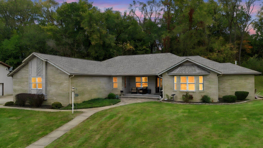 Photo of 467 N 211 E, Valparaiso, IN 46383 (MLS # 846951)