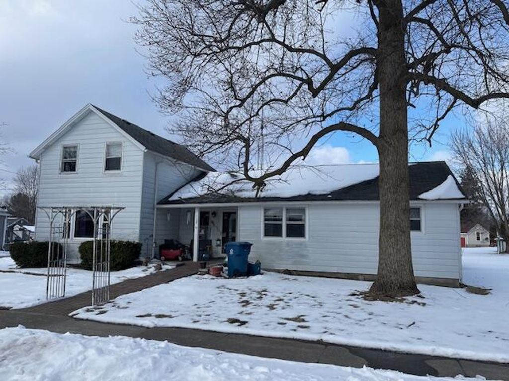 Photo of 112 W State Street, Morocco, IN 47963 (MLS # 833617)