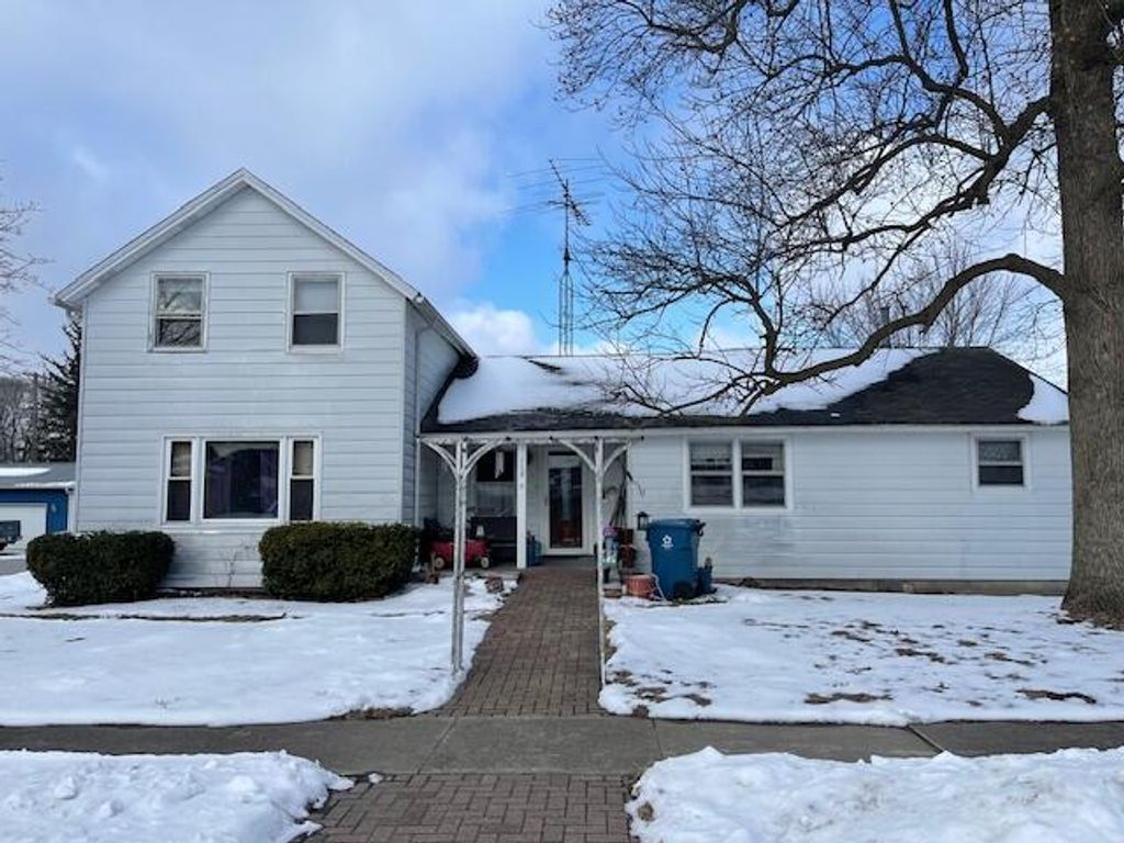 Photo of 112 W State Street, Morocco, IN 47963 (MLS # 833617)