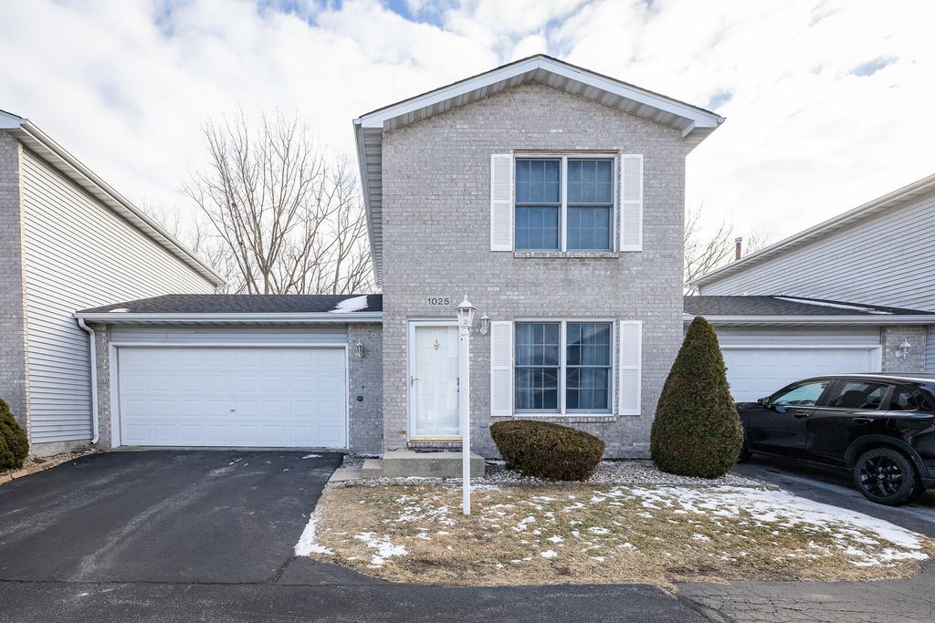 Photo of 1025 Windsor Lane, Dyer, IN 46311 (MLS # 833165)