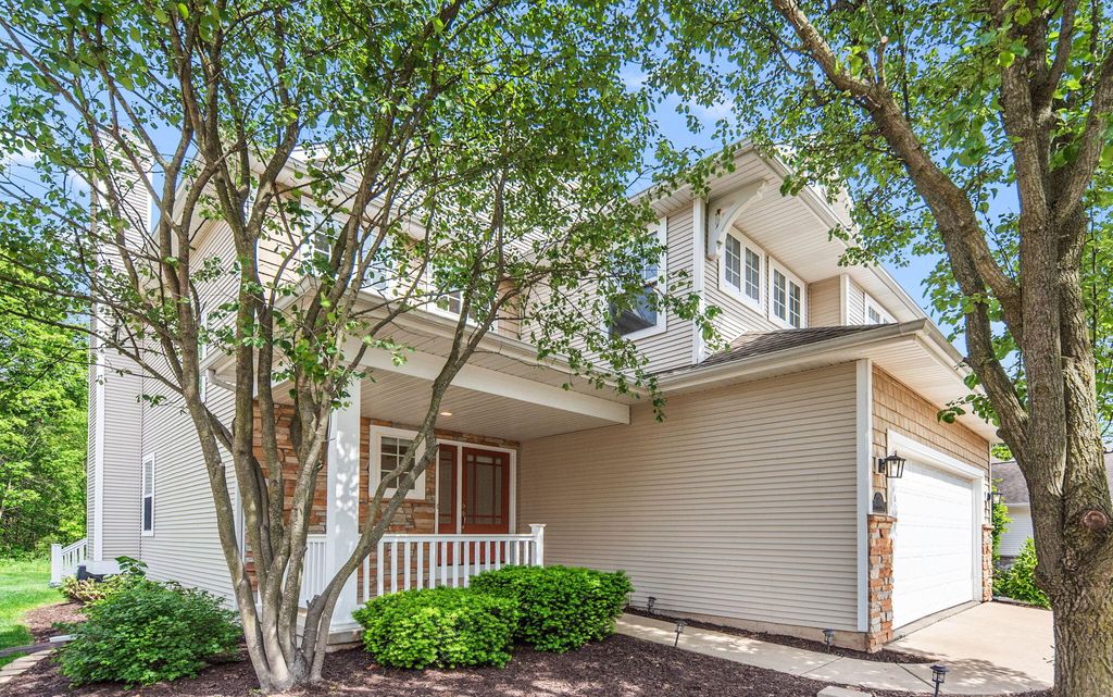 Photo of 1917 Garland Circle Circle, Valparaiso, IN 46383 (MLS # 839529)
