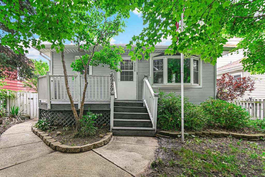 Photo of 6929 S Mccook Avenue, Hammond, IN 46323 (MLS # 840691)