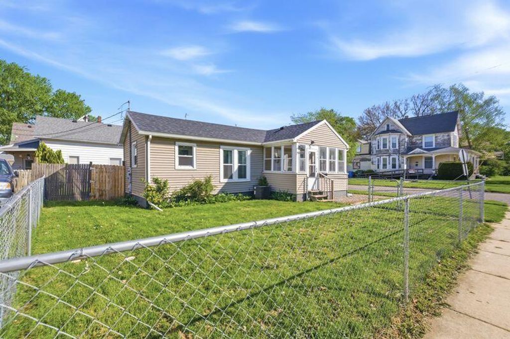 Photo of 201 Jefferson Avenue, La Porte, IN 46350 (MLS # 838253)